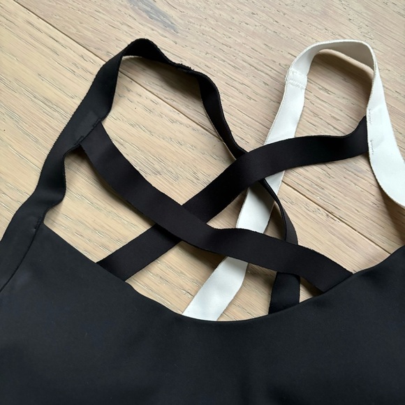 Reebok workout top -cross in front- NEW! - Picture 3 of 5